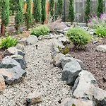 1 Mi To Dtwn La Artists Retreat With Zen Garden